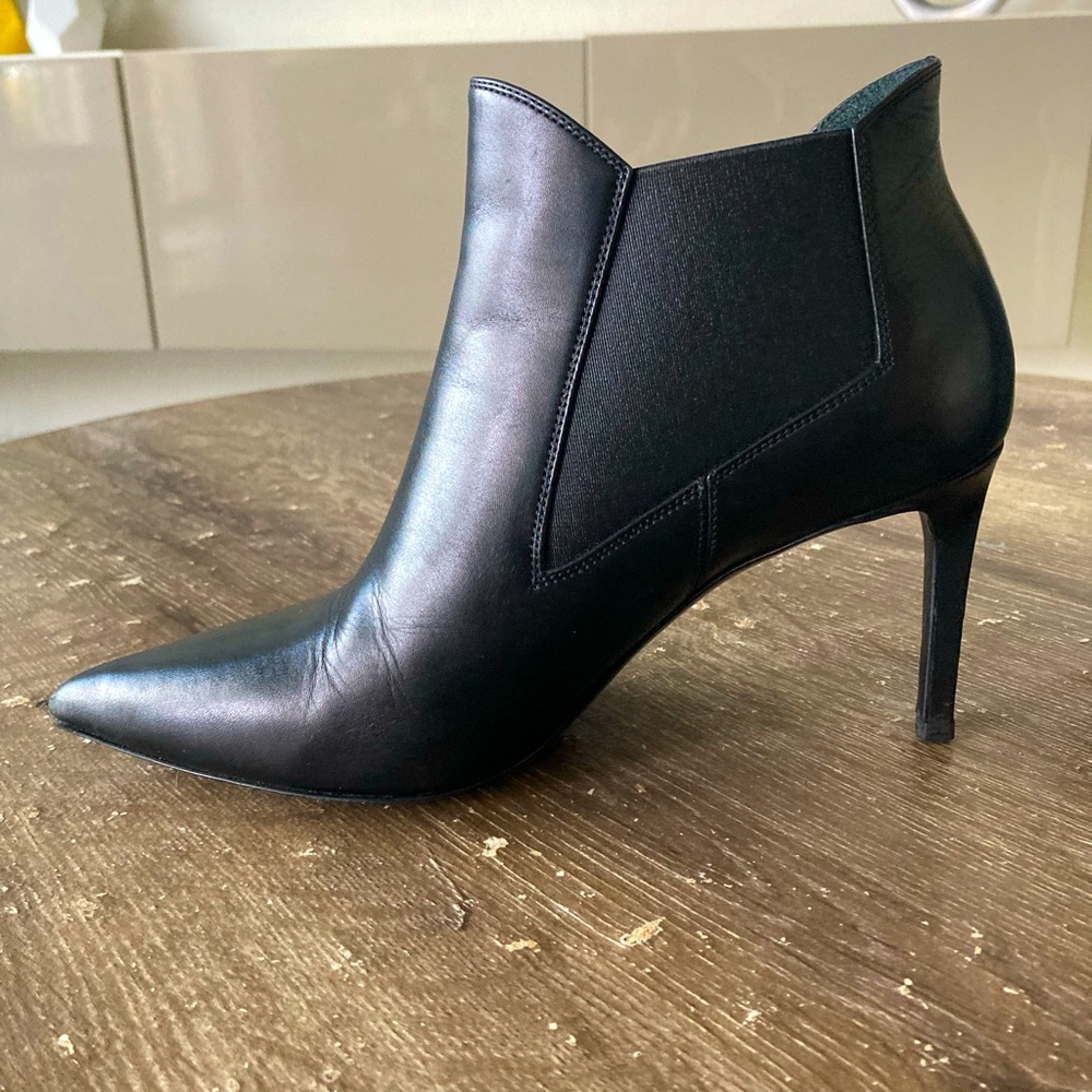 Yves Saint Laurent Black Leather Calfskin Ankle Boots 6.5